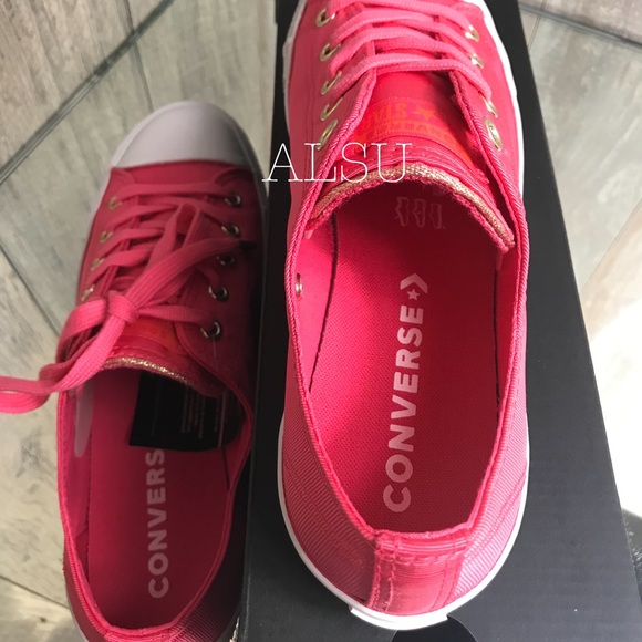NWT Converse Ctas Dainty OX Strawberry 🍓 Jam W - Picture 8 of 8